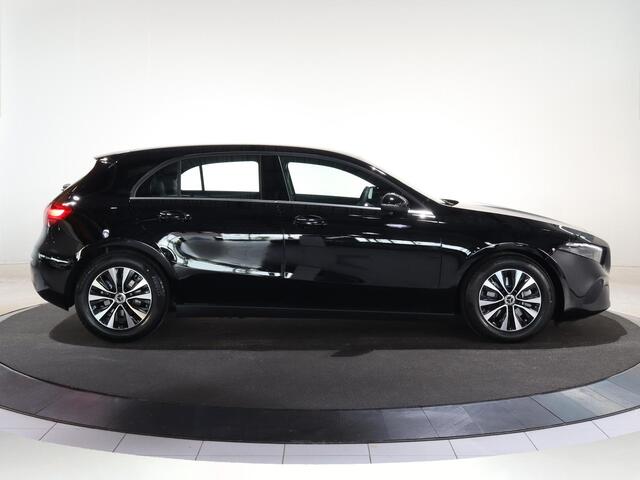 Mercedes-Benz A-KLASSE 180 Business Solution | Dodehoekassistent | Achteruitrijcamera | Apple CarPlay