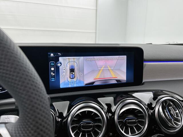 Mercedes-Benz A-KLASSE 250 e Business Solution AMG | AMG Line Plus pakket | Nightpakket | 19 inch AMG velgen | Smartphone-integratie | Panoramaschuifdak | Head-up display | 360°-camera | Augmented Reality navigatie |