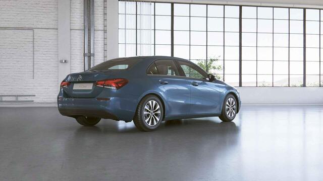 Mercedes-Benz A-KLASSE 180 Business Solution | Widescreen | Stoelverwarming | Achteruitrijcamera |