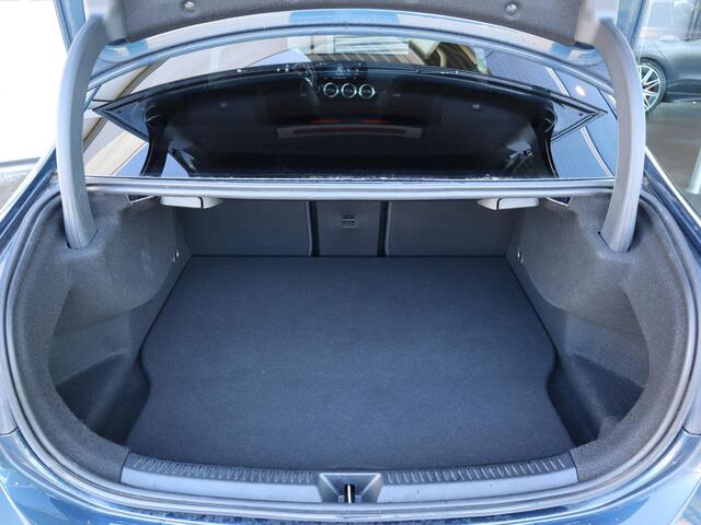 Mercedes-Benz A-KLASSE 250 e Premium