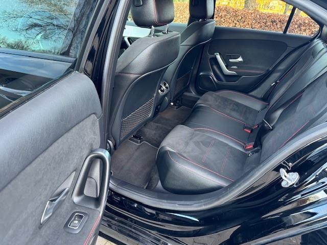 Mercedes-Benz A-KLASSE 180 Business Solution AMG/Sfeerverlichting/360Camera/Acarplay