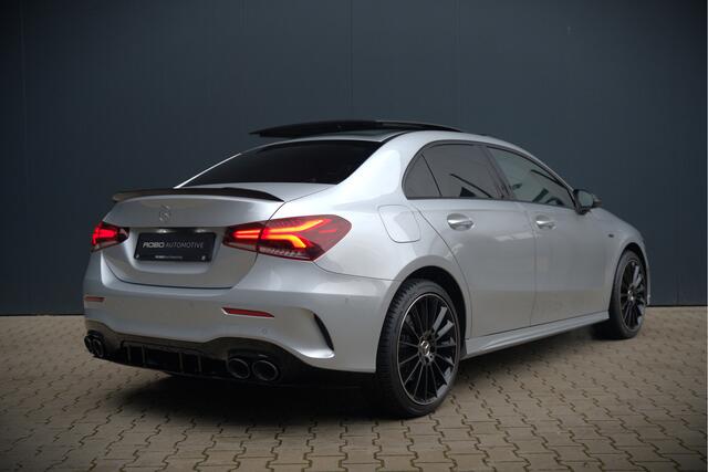 Mercedes-Benz A-KLASSE 180 Business Solution AMG | Panoramadak | Stoelverwarming | Camera | Navigatie | Apple Carplay | Keyless | Cruise Control | DAB |