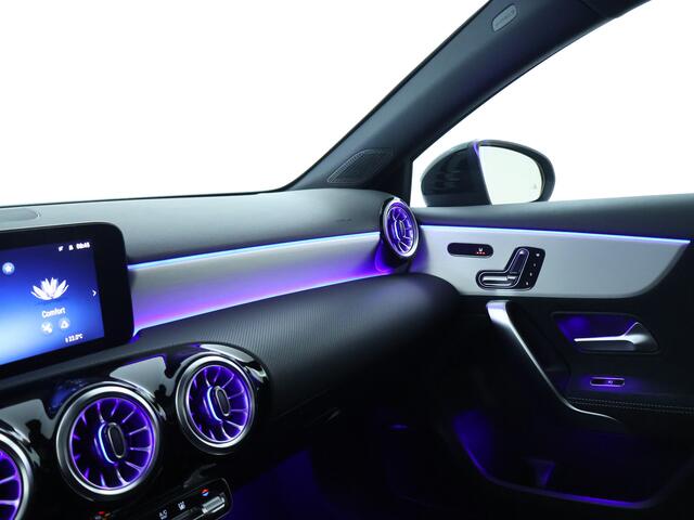 Mercedes-Benz A-KLASSE 250 e Business Solution AMG | AMG Line Plus pakket | Trekhaak | Nightpakket | 360°-camera | Dodehoekassistent | Antidiefstalpakket | Inclusief 24 maanden Mercedes-Benz Certified garantie voor Europa.