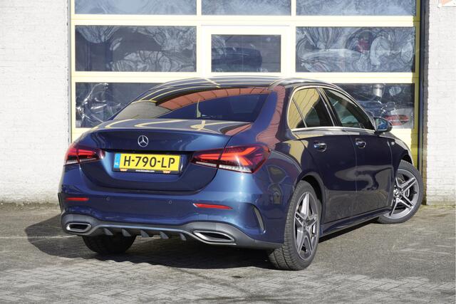 Mercedes-Benz A-KLASSE 180 Automaat! Business Solution AMG BJ2020 Lmv 18" | Led V+A | Pdc | Navi | Achteruitrijcamera | Virtual cockpit | Climate control | Cruise control | Sportstoelen | Verwarmde voorstoelen | Zwarte hemel | Extra getint glas