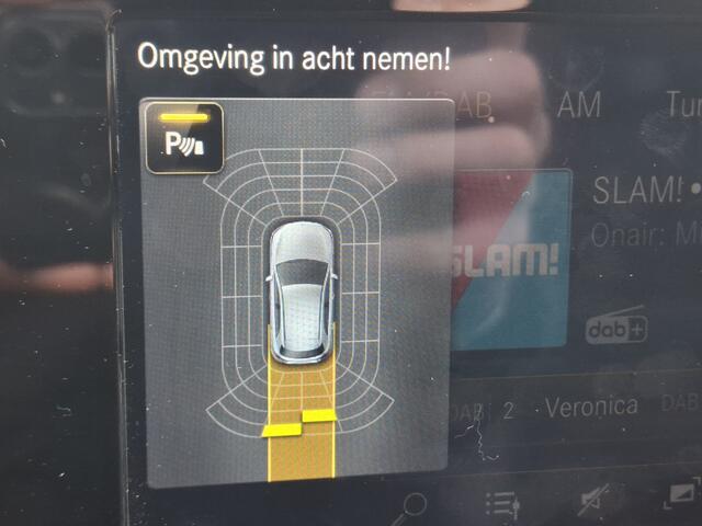 Mercedes-Benz A-KLASSE 250 e Business Solution AMG Limited | Navigatie/Android/Apple Carplay | LM Velgen 17" | Voorstoelen Verwarmd | Cruise Control | Airco | AMG-Styling |