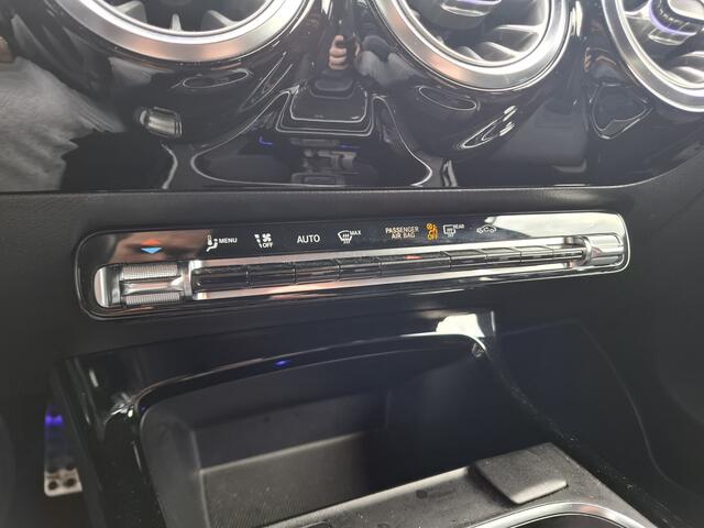 Mercedes-Benz A-KLASSE 250 e Business Solution AMG Limited | Navigatie/Android/Apple Carplay | LM Velgen 17" | Voorstoelen Verwarmd | Cruise Control | Airco | AMG-Styling |