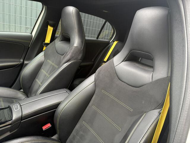 Mercedes-Benz A-KLASSE 250 Premium Plus / AUTOMAAT / PANORAMADAK / AMG PAKKET / EDITION 1 / 155dkm!