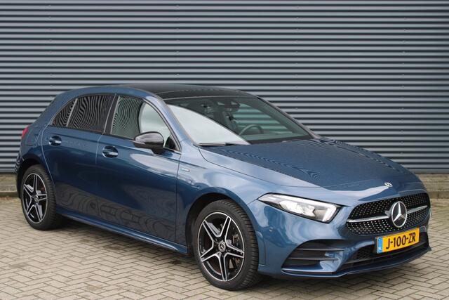 Mercedes-Benz A-KLASSE 250 e AMG Limited Panoramdak Sfeerverlichting Leer/Alcantara