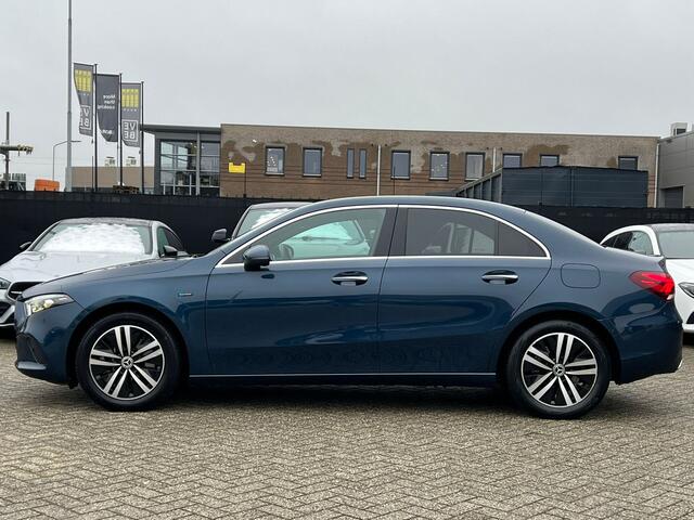 Mercedes-Benz A-KLASSE 250e AUT8 Premium LEDER SFEER KEY-LESS GO MULTIBEAM 360-CAMERA TREKHAAK