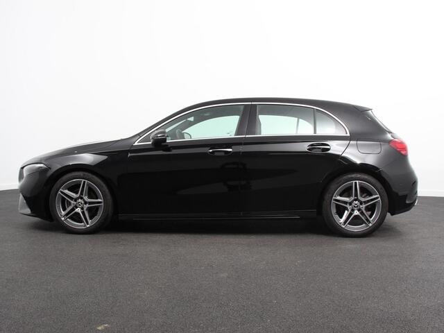 Mercedes-Benz A-KLASSE 200 Automaat AMG Line | Navigatie | Climate control | Camera | Parkeer sensoren | Half Lederen Bekleding | Led | Cruise Control adaptive | LM Velgen | Dab | Led