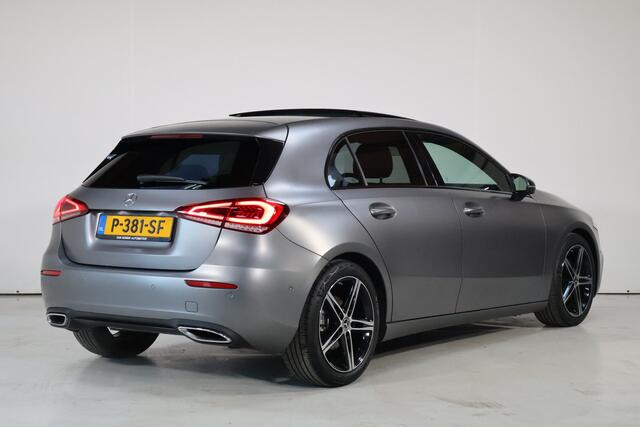 Mercedes-Benz A-KLASSE 180 Luxury Line | Camera | Magno | Pano | Leder