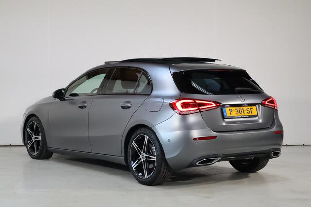 Mercedes-Benz A-KLASSE 180 Luxury Line | Camera | Magno | Pano | Leder