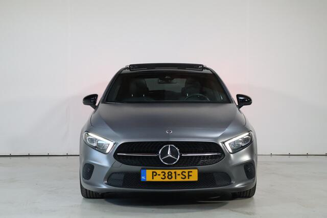 Mercedes-Benz A-KLASSE 180 Luxury Line | Camera | Magno | Pano | Leder
