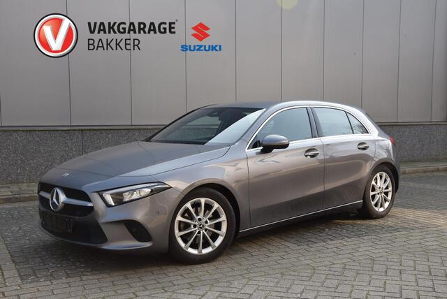 Mercedes-Benz A-KLASSE 200 Launch Edition | Automaat | trekhaak elektrisch uitklapbaar | stof/lederen bekleding |