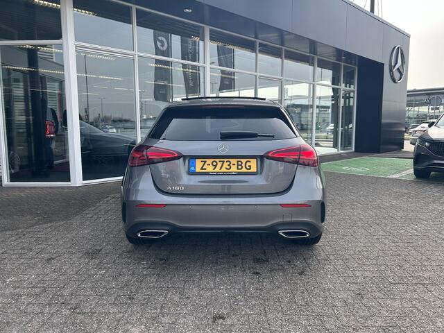 Mercedes-Benz A-KLASSE 180 AMG Line | Panoramadak | Stoelverwarming | Sfeerverlichting