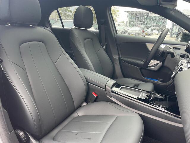 Mercedes-Benz A-KLASSE 250 e Luxury Line | Panoramadak | Nightpakket |