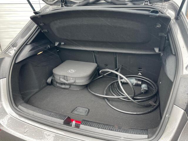 Mercedes-Benz A-KLASSE 250 e Luxury Line | Panoramadak | Nightpakket |