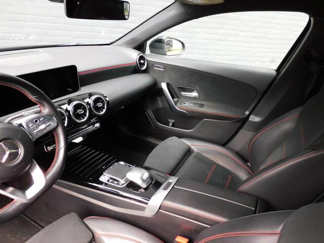 Mercedes-Benz A-KLASSE 200 Business Solution AMG TOPSTAAT! DEALER ONDERHOUDEN! CARPLAY/ANDROID! STOELVERWARMING! CRUISE! CLIMA!