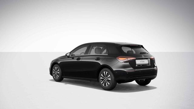 Mercedes-Benz A-KLASSE 180 Star Edition | Stoelverwarming | Achteruitrijcamera | MBUX navigatie Premium