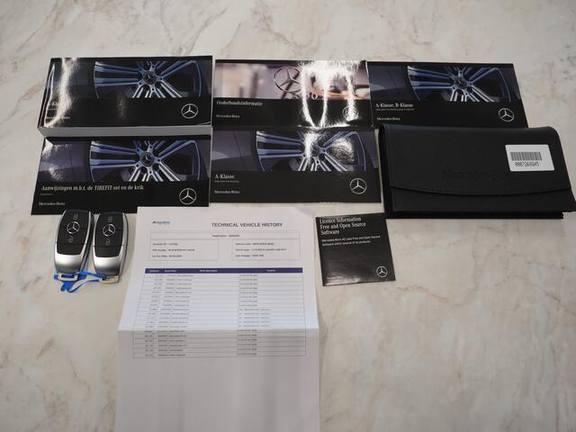 Mercedes-Benz A-KLASSE 250 e Luxury Line | Panoramadak | Sfeerlicht | Camera | Keyless | Zwarte Hemel | Cruise | DAB