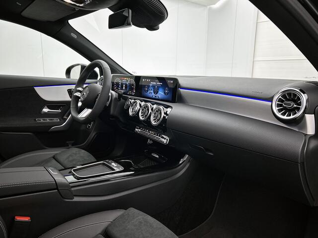 Mercedes-Benz A-KLASSE 250 e Business Solution AMG | AMG Line Plus pakket | Nightpakket | MULTIBEAM LED | 360° camera | Panoramaschuifdak | Smartphone-integratie | Head-up display| 19 inch AMG velgen |