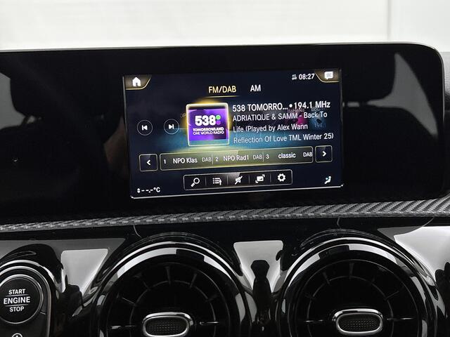 Mercedes-Benz A-KLASSE 180 Achteruitrijcamera | Licht- en zicht pakket | Lichtmetalen Velgen. Inclusief 24 maanden Mercedes-Benz Certified garantie voor Europa.