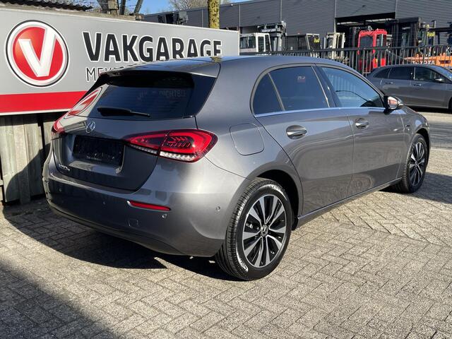 Mercedes-Benz A-KLASSE 250 e 17"/Dodehoek/Camera/PDC v+a/Apple Carplay & Android Auto/DAB/Navigatie/Climate