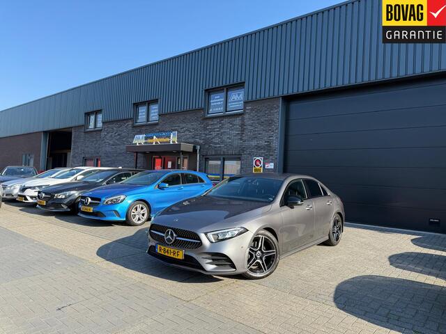 Mercedes-Benz A-KLASSE 180 AMG Line | 1E EIGENAAR | 12MND GARANTIE | LED | CAMERA | SFEER | DAB | CARPLAY | CRUISE | NAVI |