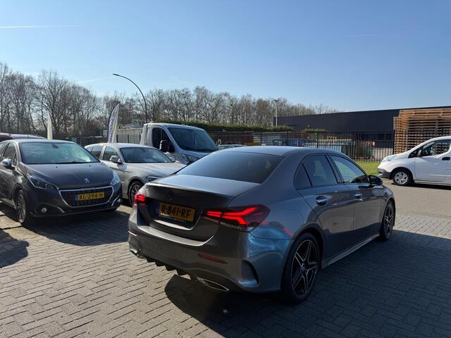 Mercedes-Benz A-KLASSE 180 AMG Line | 1E EIGENAAR | 12MND GARANTIE | LED | CAMERA | SFEER | DAB | CARPLAY | CRUISE | NAVI |