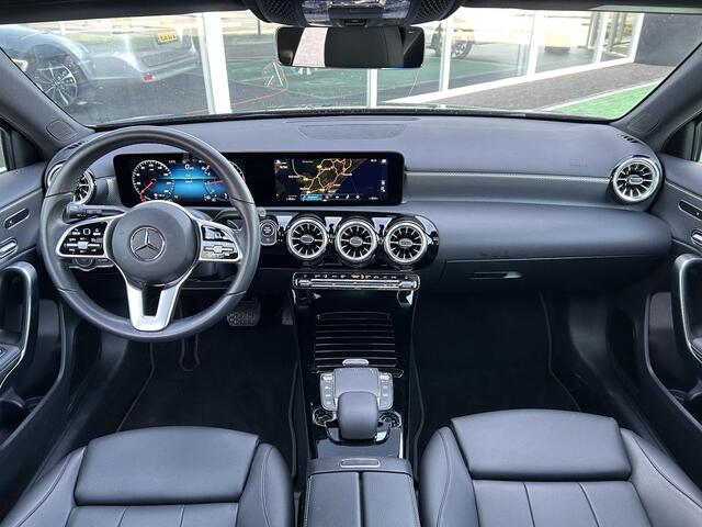 Mercedes-Benz A-KLASSE 180 Business Solution Luxury | Panoramadak | Memory | Matrix Led Koplampen