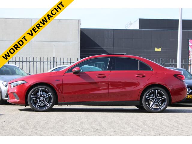 Mercedes-Benz A-KLASSE 250e AUT8 Advantage PANORAMADAK DISTRONIC WIDESCREEN MULTIBEAM CAMERA