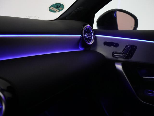 Mercedes-Benz A-KLASSE 250e AMG SPORT + PANORAMA | MEMORY | TREKHAAK | SFEERVERLICHTING | CAMERA | STOELVERWARMING