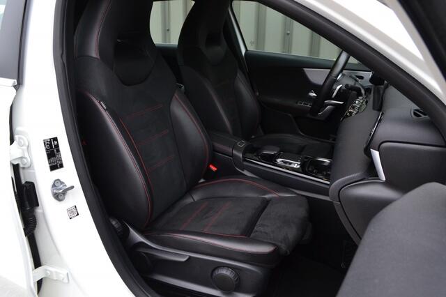 Mercedes-Benz A-KLASSE A250 AMG Line LED/Navi/Widescreen/18'' inch