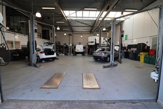 Mercedes-Benz A-KLASSE 200 Business Solution 1e Eigenaar | Volledig Onderh | NL-Auto | Camera | Stoelverwarming | Navi | Carplay | Alarm klasse 3 | ACC | PDC