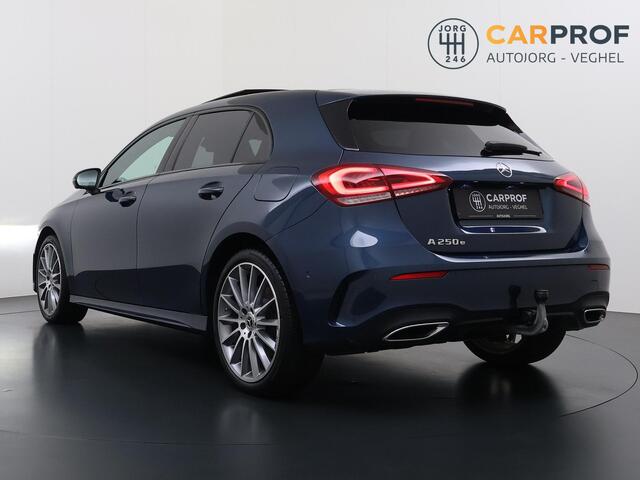 Mercedes-Benz A-KLASSE 250 e AMG Line Trekhaak | Panorama | Sfeerverlichting | Memory |