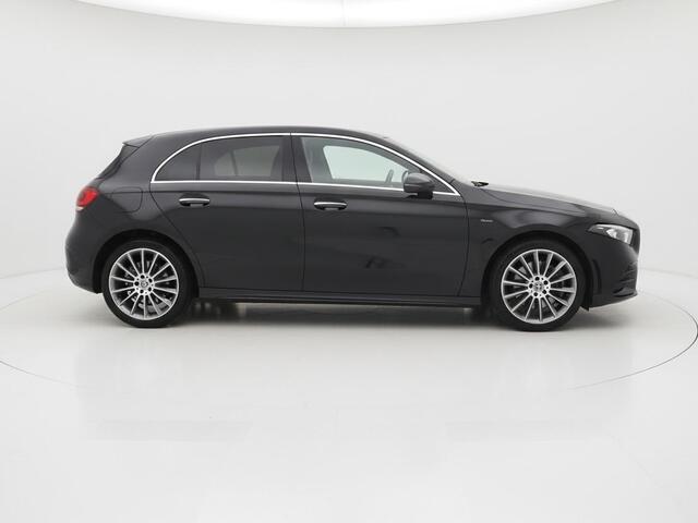 Mercedes-Benz A-KLASSE 250 e AMG-Line | Clima | Cruise | Multimedia/Navi | Pano | Leder | Stoelverwarming | Memory Seats | PDC + 360 Camera |