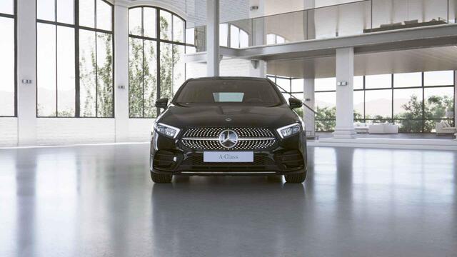 Mercedes-Benz A-KLASSE 200 Business Solution AMG | Panoramadak | Widescreen | Sfeerverlichting | Stoelverwarming |