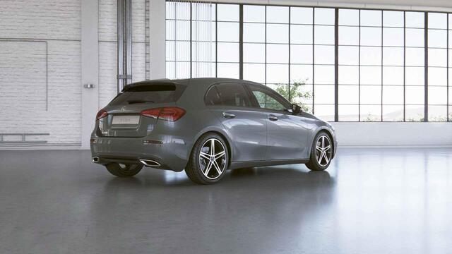 Mercedes-Benz A-KLASSE 200 Launch Edition Premium | AMG | Night | Panoramadak | Widescreen | Thermotronic |