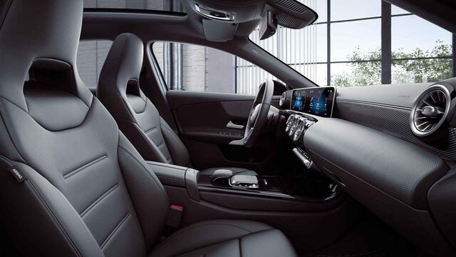 Mercedes-Benz A-KLASSE 200 Launch Edition Premium | AMG | Night | Panoramadak | Widescreen | Thermotronic |