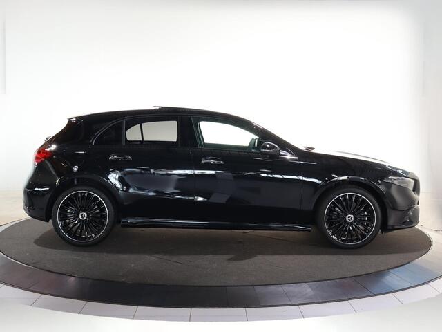 Mercedes-Benz A-KLASSE 250e Star Edition AMG Line | Panoramaschuifdak | Night | 19 inch AMG-velgen | Achteruitrijcamera