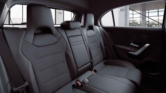 Mercedes-Benz A-KLASSE 250 e AMG Line | Panoramadak | Achteruitrijcamera | Stoelverwarming | Widescreen |