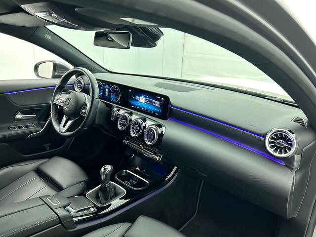 Mercedes-Benz A-KLASSE 160 Business Solution Luxury Navigatie Apple Carplay/Android Auto Camera Parkeersensoren Cruise Control Stoelverwarming Virtual Cockpit Lichtmetalen velgen Climate Control
