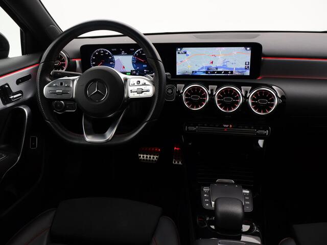 Mercedes-Benz A-KLASSE 250e 218 PK SEDAN + PANORAMA | SFEERVERLICHTING | APPLE CARPLAY | MEMORY | STOELVERWARMING