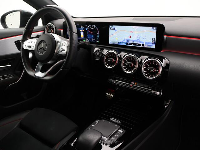 Mercedes-Benz A-KLASSE 250e 218 PK SEDAN + PANORAMA | SFEERVERLICHTING | APPLE CARPLAY | MEMORY | STOELVERWARMING