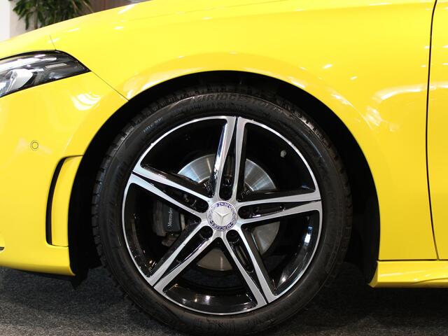 Mercedes-Benz A-KLASSE Hatchback 180 Business Solution AMG Panorama dak