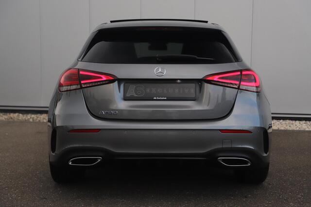 Mercedes-Benz A-KLASSE 180 AMG Night Pakket Automaat Panoramadak Sfeerverlichting Keyless Half Leder Full LED 18 inch Widescreen Navigatie Camera Stoelverwarming
