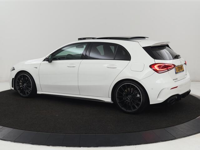 Mercedes-Benz A-KLASSE AMG 35 4Matic Night | Panoramadak | Carplay | Widescreen | Stoelverwarming | Burmester | 360 camera | Sfeerverlichting | Leder/Alcantara | Navigatie