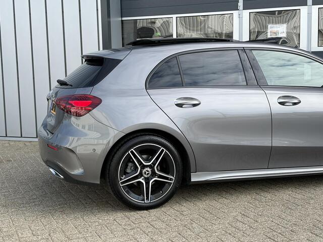 Mercedes-Benz A-KLASSE 180 Star Edition | Keyless | Pano | Sfeer | Camera | Stoel verwarming |
