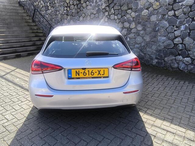 Mercedes-Benz A-KLASSE 180 Business Solution AMG All season banden, grote navi, virtual cockpit, carplay, camera, DAB+, stoelverwarming
