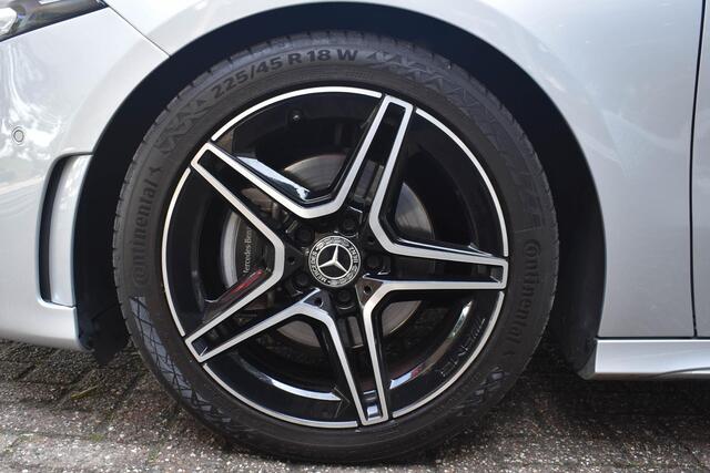 Mercedes-Benz A-KLASSE 180 AMG Pakket Sfeer Stoelverwarming Navi